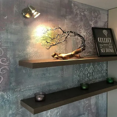 Tranquil Pied-a-terre Steps From Orlov