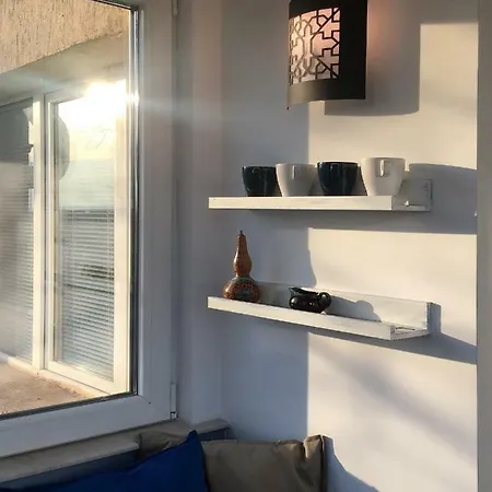 Tranquil Pied-a-terre Steps From Orlov *