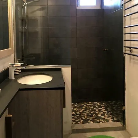 Apartment Tranquil Pied-a-terre Steps From Orlov